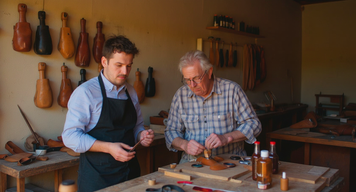 A Whisper between Pages and Paint: The Art of Parisian Atelier Visits